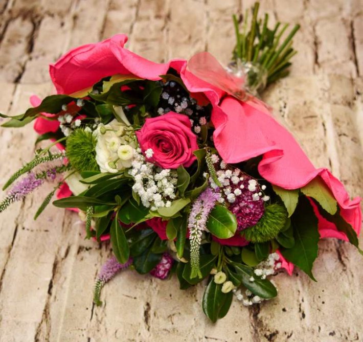 זר פרחים ורוניקה זר ורוניקה